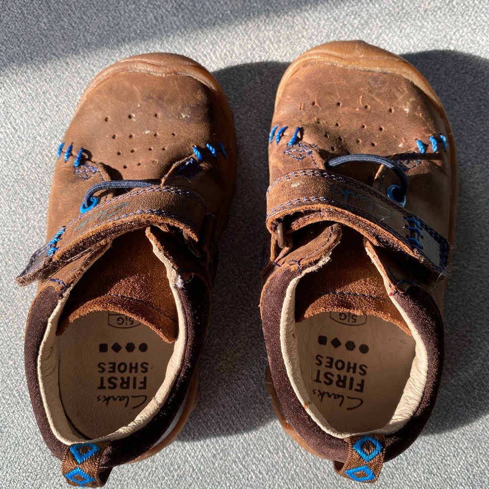 Clarks First Shoes Brown Size 5.5
